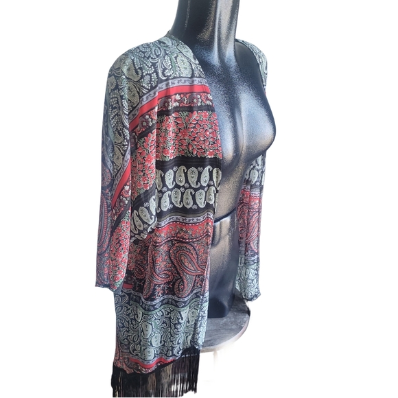 Papillon Paisley Open-Front Kimono in Red and Black with Tasseled Hem M - Picture 2 of 4